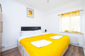 4 Bedrooms Self Catering Dagenham House, Free Wifi & Netfix